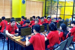 Chương trình Lập trình viên Quốc tế Aptech 2025: Đột phá với AI và lộ trình học nhanh làm sớm