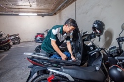 Người dân Hà Nội đang sạc xe điện tại chung cư, nhà riêng ra sao?