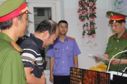 Vụ ô tô lao xuống sông: Nghệ An lý giải việc  tài xế còn sống nhưng báo cáo đã tử vong 