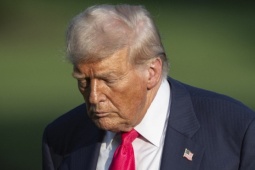 Tỷ lệ phản đối ông Trump cao chưa từng thấy trong nhiệm kỳ hai