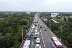 CSGT lý giải kẹt xe nhiều giờ trên cao tốc TP.HCM - Long Thành – Dầu Giây