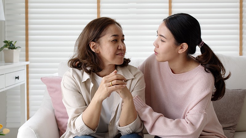 Alzheimer âm thầm tiến triển dần lấy đi khả năng tự chăm sóc bản thân của người bệnh.
