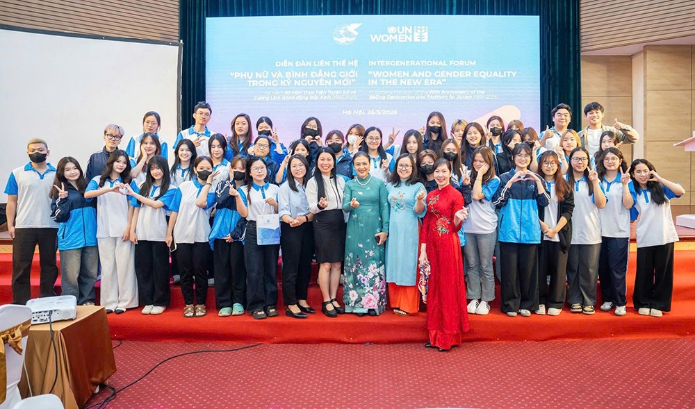 Giảng viên và sinh viên ngành Giới và phát triển tham gia Diễn đàn liên thế hệ: “Phụ nữ và Bình đẳng giới trong kỷ nguyên mới”