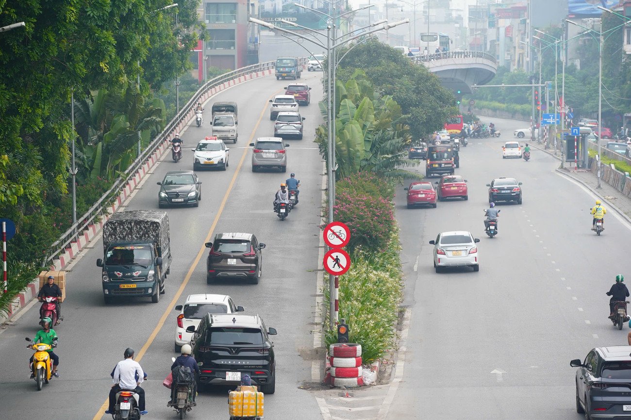 Hiện trạng giao thông vành đai 1 Hà Nội sắp cấm xe máy chạy xăng - 12