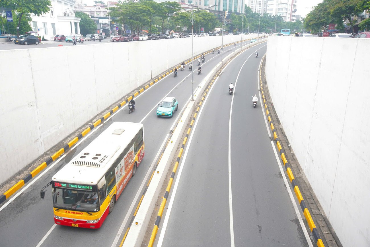 Hiện trạng giao thông vành đai 1 Hà Nội sắp cấm xe máy chạy xăng - 3