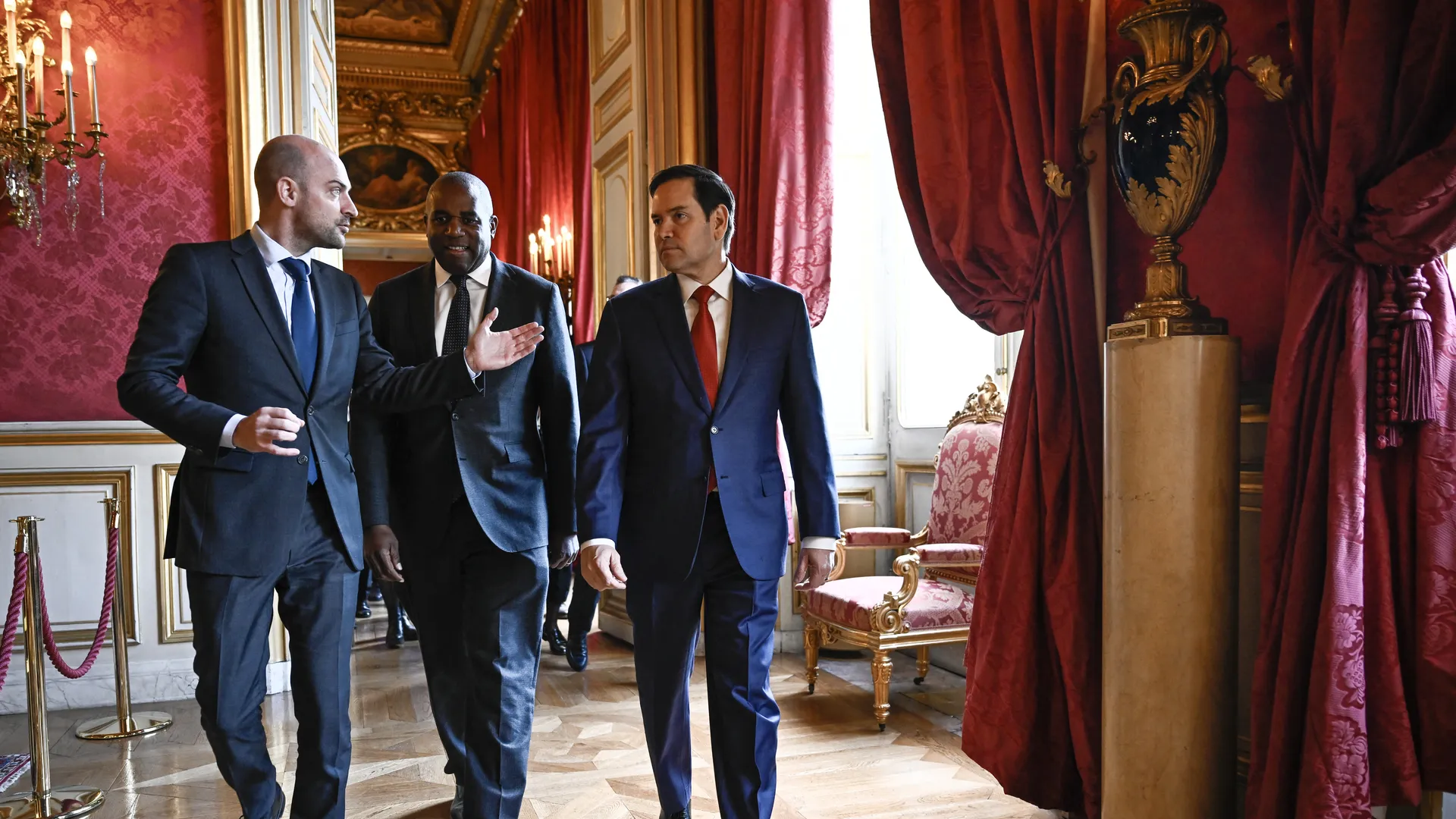 Ngoại trưởng Mỹ, Anh và Pháp gặp nhau hồi tháng 4/2025. Ảnh: AFP.