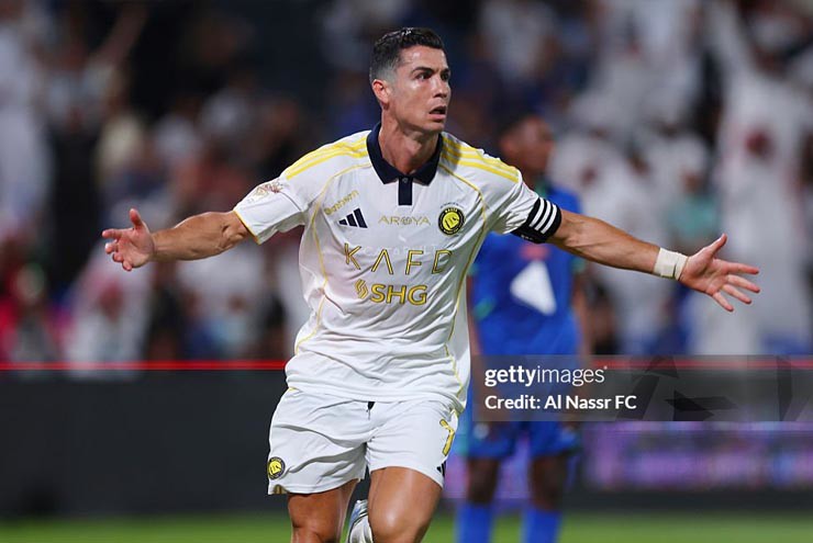 Ronaldo liệu có tìm đường trở lại châu Âu thi đấu?