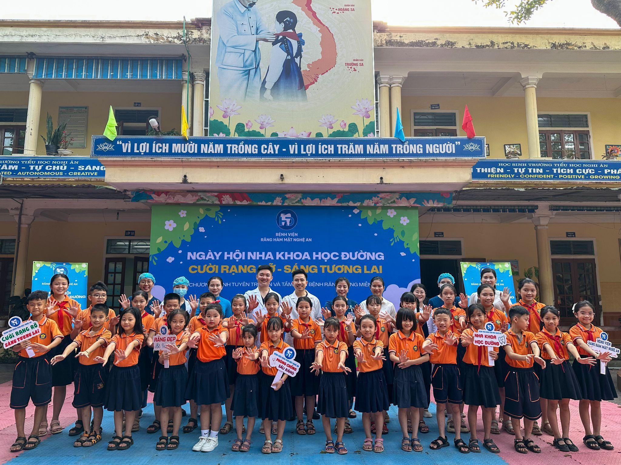 Công tác chăm sóc sức khỏe răng miệng cho học sinh Trường tiểu học Nghi Ân, tỉnh Nghệ An