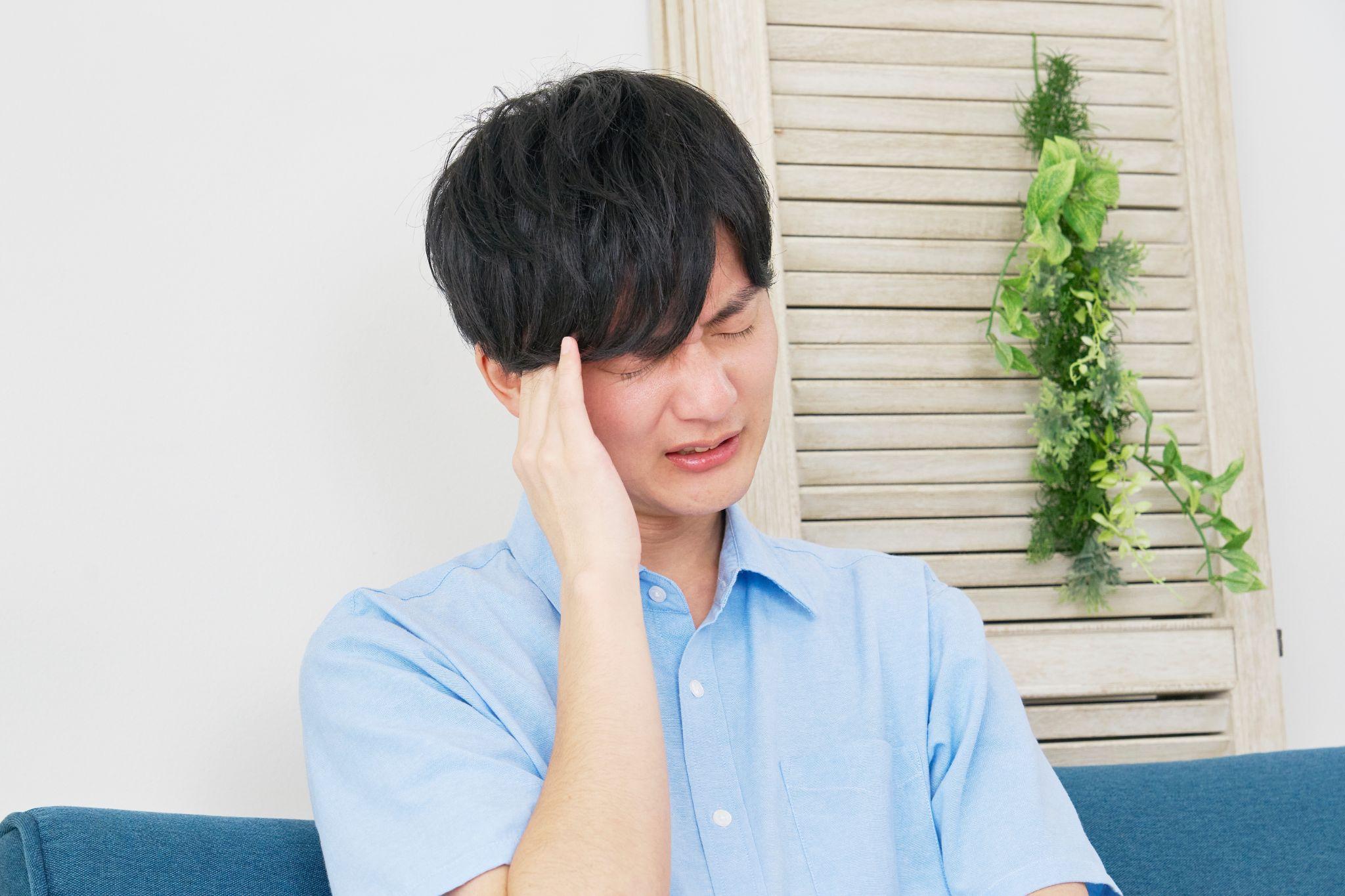 Não mô cầu có biểu hiện ban đầu gồm đau đầu, sốt… nhưng nếu nặng có thể gây tử vong chỉ trong 24 giờ. Ảnh: Shutterstock
