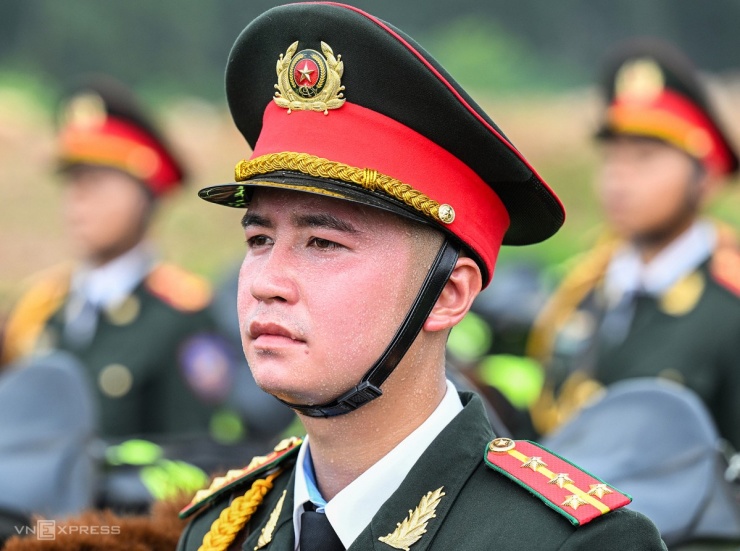 Cảnh sát cơ động kỵ binh tập luyện ở thao trường - 9