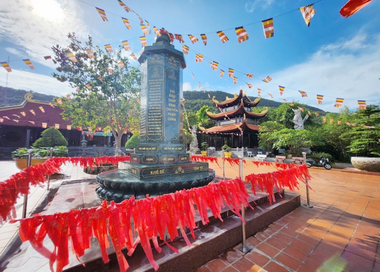 Đến đảo ngọc Phú Quốc viếng chùa Hộ Quốc - 14