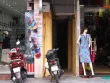 Tha thiết chuyển xe điện nhưng nhà trong ngõ, không chỗ gửi, sạc ở đâu?