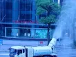 Tận thấy ‘pháo xa sương mù’ dập bụi mịn trên đường phố Hà Nội