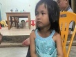 Bé gái 4 tuổi đi lạc vào quán cà phê hơn một tuần chưa ai đến nhận