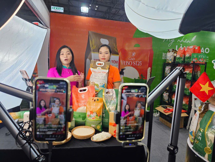 Để được livestream bán hàng, người bán phải cung cấp đầy đủ giấy tờ chứng minh nguồn gốc, xuất xứ và chất lượng hàng hóa cho nền tảng