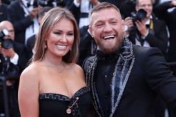 Vợ McGregor "5 lần 7 lượt" bị phản bội, vì sao vẫn chưa bỏ "Gã điên"?