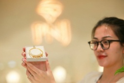 Người mua vàng bất ngờ vì thông tin mới này