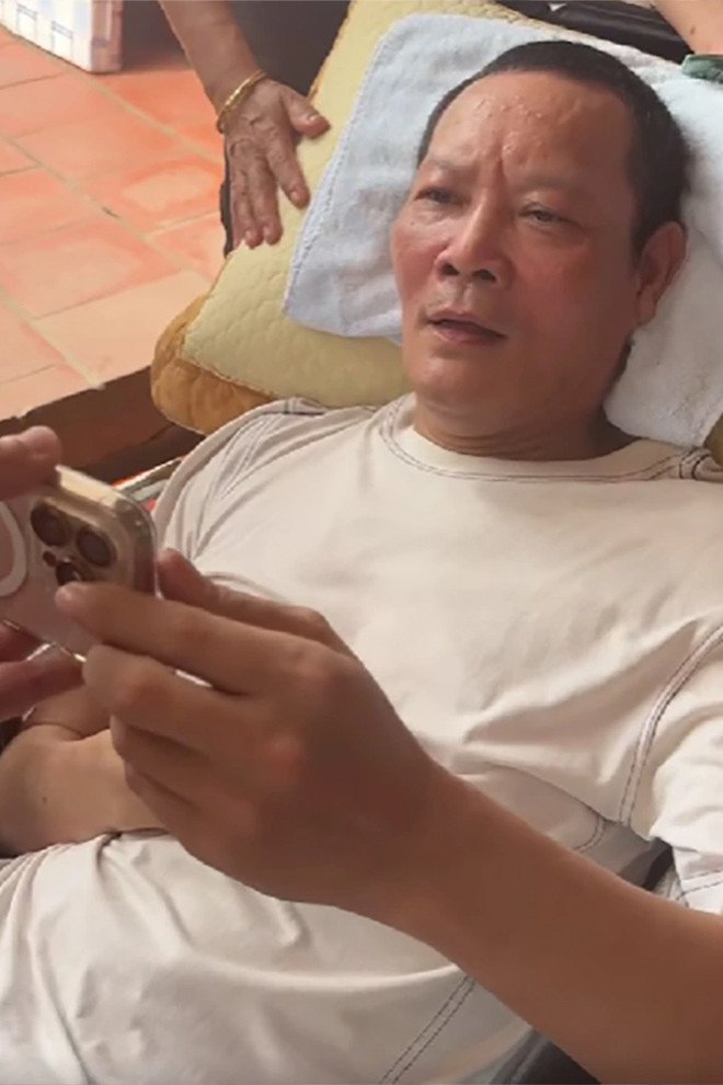 Danh ca Khánh Ly và diễn viên Thái Hòa. Ảnh: Tư liệu