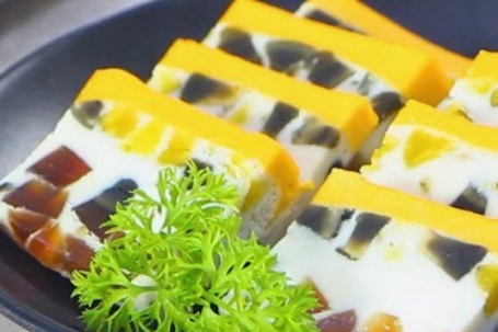 Loại trứng 'đen sì' khiến nhiều người chê, là 'siêu thực phẩm' bổ...