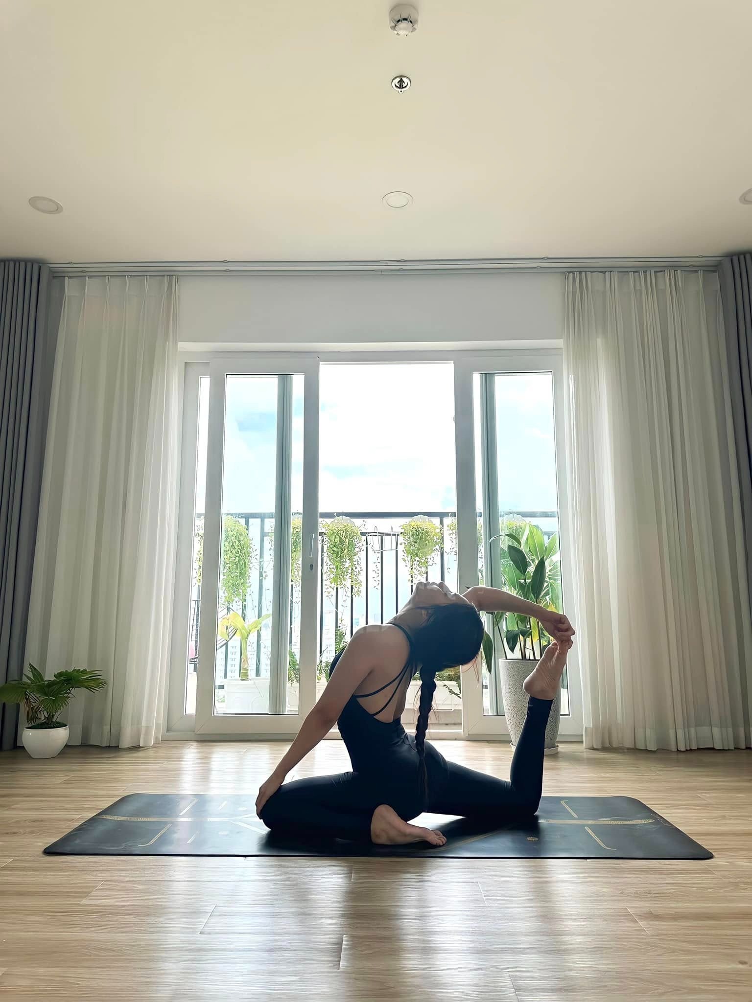 Những khoảnh khắc Thiên An rèn luyện cơ thể để có body nuột nà, tươi trẻ.