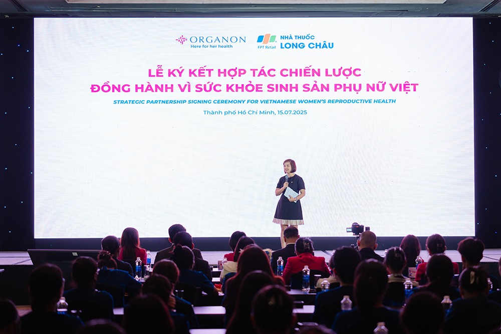 Đại diện hệ thống nhà thuốc và tiêm chủng Long Châu tại sự kiện.