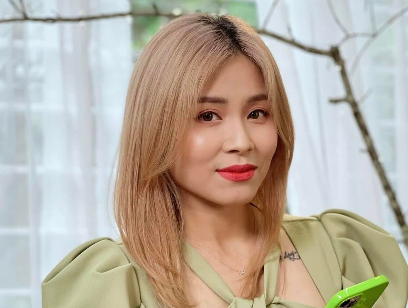 MC Hoàng Linh xin lỗi vì hành vi quảng cáo sai sự thật.