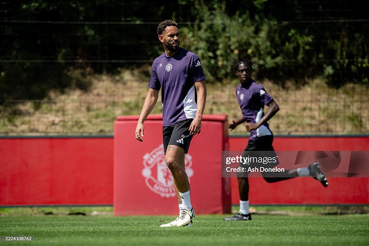 MU chuyển nhượng chậm chạp, fan mong ngóng Cunha ra mắt đấu Leeds Utd - 4