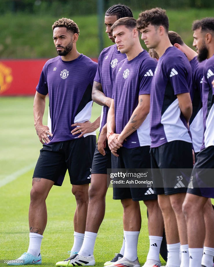 MU chuyển nhượng chậm chạp, fan mong ngóng Cunha ra mắt đấu Leeds Utd - 13