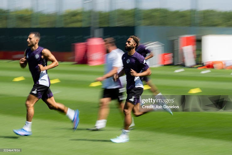 MU chuyển nhượng chậm chạp, fan mong ngóng Cunha ra mắt đấu Leeds Utd - 11