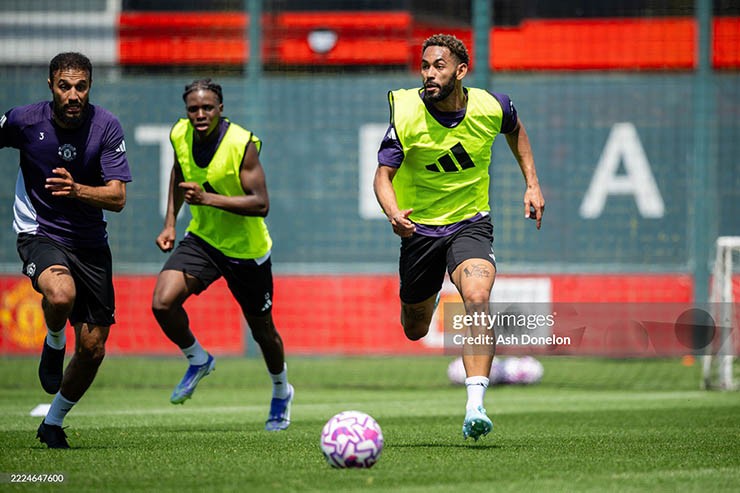 MU chuyển nhượng chậm chạp, fan mong ngóng Cunha ra mắt đấu Leeds Utd - 8