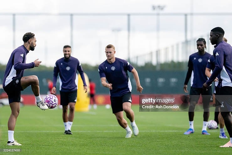 MU chuyển nhượng chậm chạp, fan mong ngóng Cunha ra mắt đấu Leeds Utd - 6