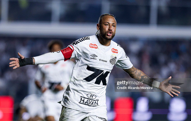 Neymar chạm mốc 700 lần góp dấu giày vào bàn thắng