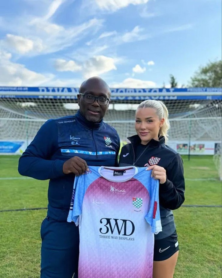 Madelene Wright chuyển sang Chesham United ở giải hạng Tư của Anh sau khi rời khỏi Leyton Orient