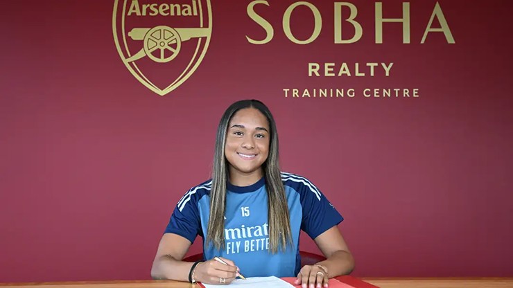 Thương vụ chiêu mộ Olivia Smith của Arsenal đã phá vỡ kỷ lục chuyển nhượng của bóng đá nữ