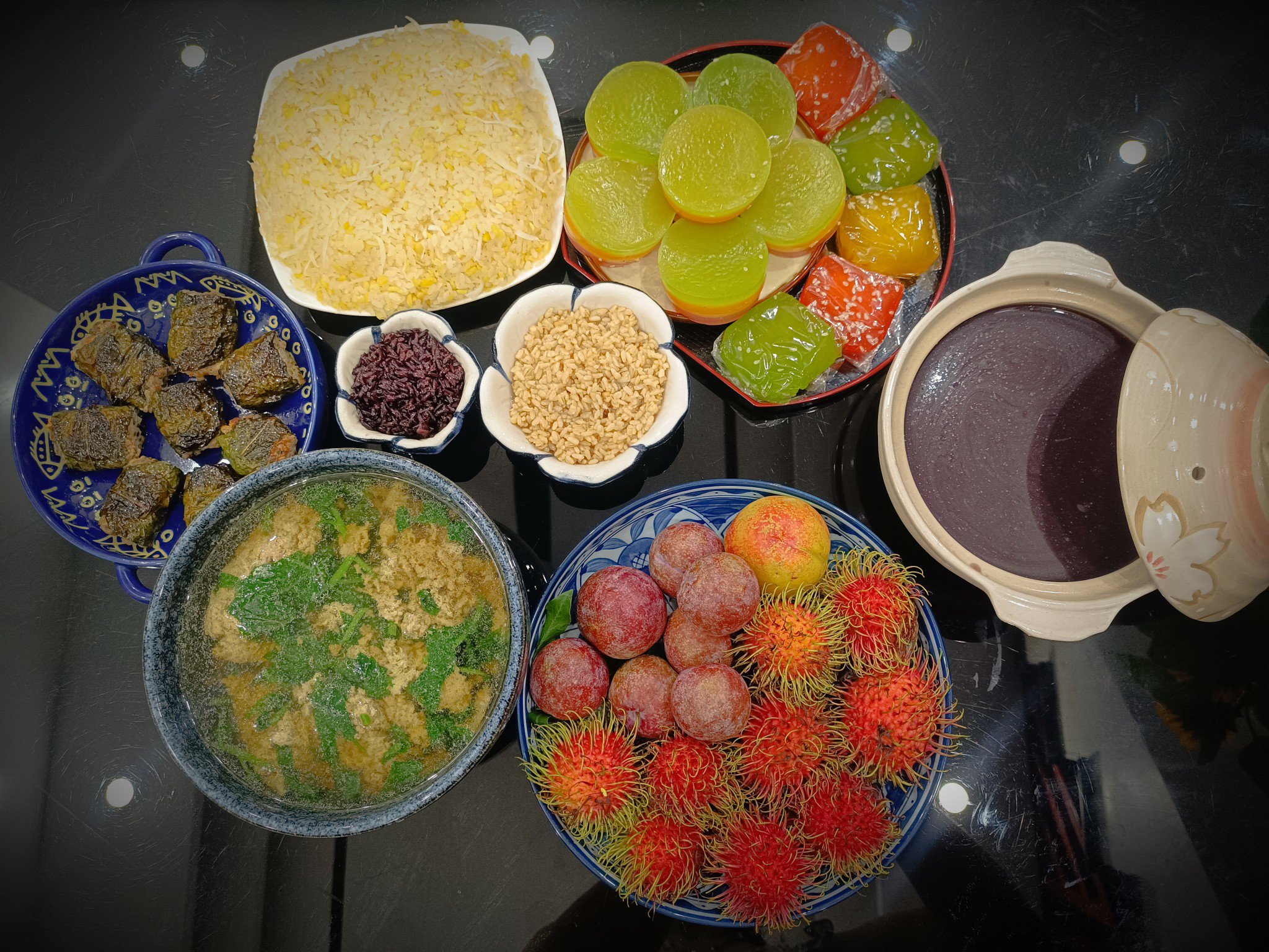 Canh cua - Chả xương sông - Rượu nếp - Xôi vò - Bánh da lợn, xu xê, chè đỗ đen