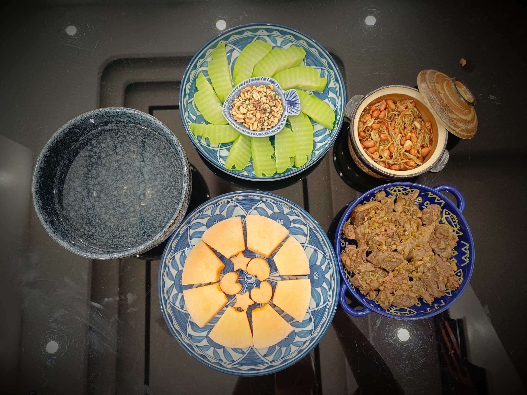 Su su luộc - Cá mờm cơm rim lạc - Vịt xào sả ớt - Dưa vàng