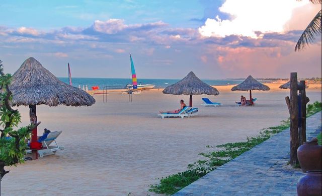 Sở hữu những bãi biển nguyên sơ tuyệt đẹp, Bảo Ninh thu hút hàng loạt các dự án nghỉ dưỡng với mức đầu tư khổng lồ.