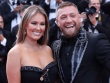 Vợ McGregor "5 lần 7 lượt" bị phản bội, vì sao vẫn chưa bỏ "Gã điên"?