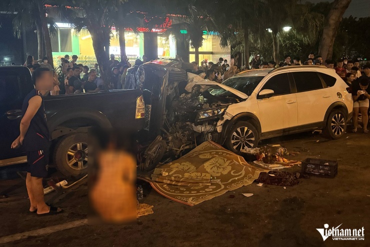 Hiện trường vụ tai nạn nghiêm trọng. Ảnh: Đình Hiếu.
