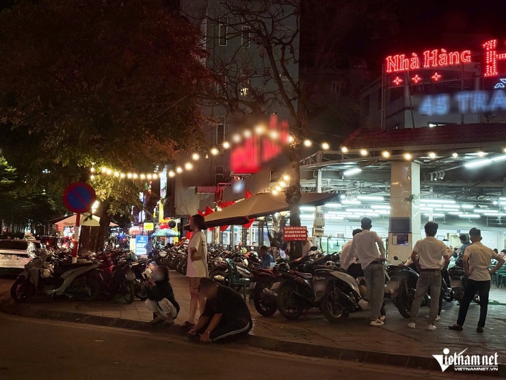 CSGT Hà Nội hóa trang &#39;theo dấu&#39; tài xế rời quán nhậu, 30 phút xử lý 10 &#39;ma men&#39; - 3