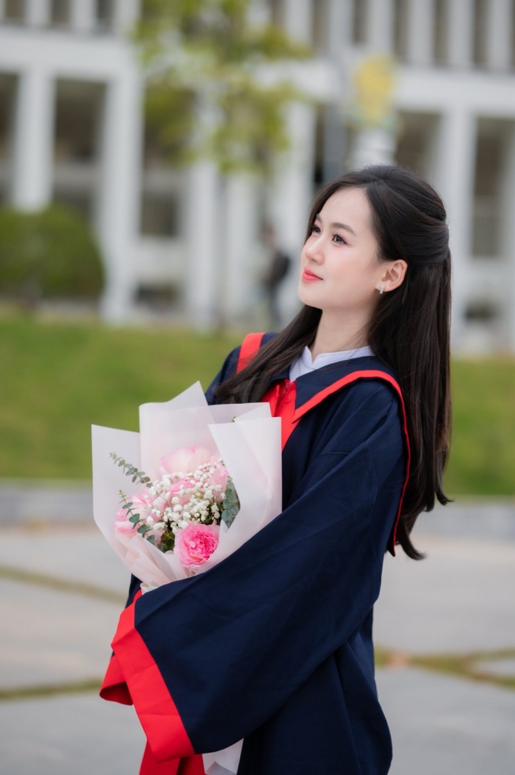 Ba thủ khoa THPT toàn quốc được khen tài sắc vẹn toàn - 4