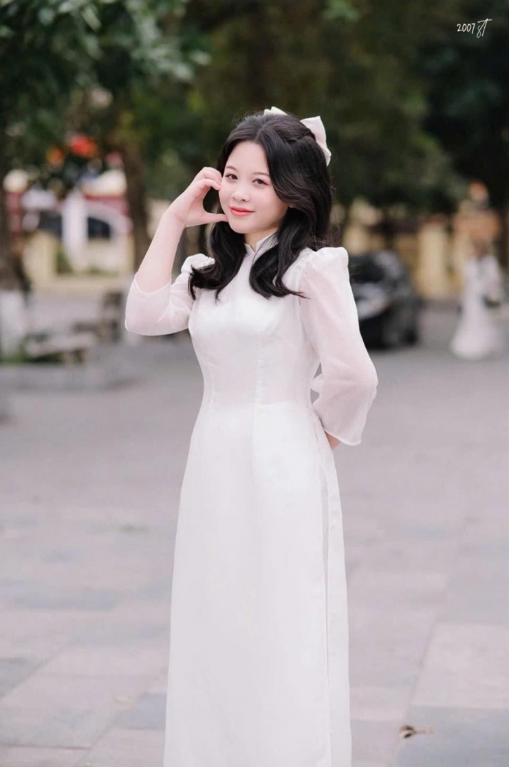 Ba thủ khoa THPT toàn quốc được khen tài sắc vẹn toàn - 7