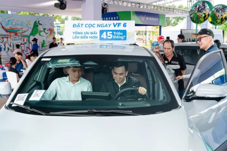 Xe điện đang là lựa chọn hấp dẫn đặc biệt khi sắp tới các TP lớn sẽ khoanh vùng kiểm soát khí thải, hạn chế xe xăng. Ảnh: TN