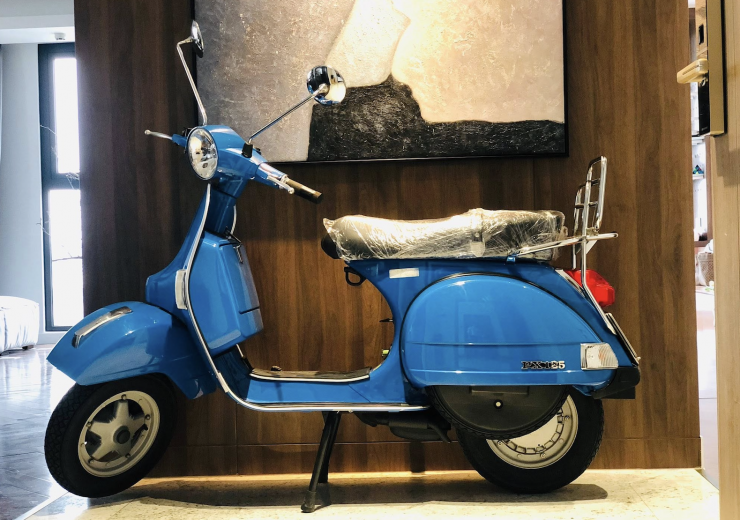 Vespa PX125 đời 2012 còn “zin 100%”. 