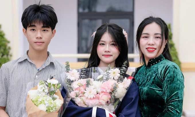 Ba thủ khoa THPT toàn quốc được khen tài sắc vẹn toàn - 6
