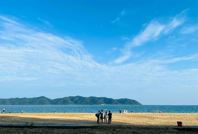 Bãi Đầu Rồng trên đảo Cái Chiên. Ảnh: Thu Hà
