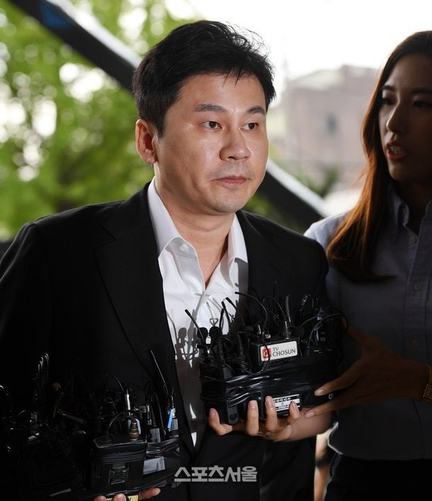 Cựu chủ tịch YG Yang Hyun Suk lãnh án một năm tù treo.