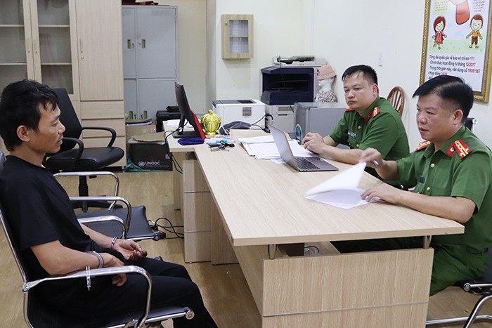 Đối tượng Lê Văn Thiệu tại cơ quan Công an.