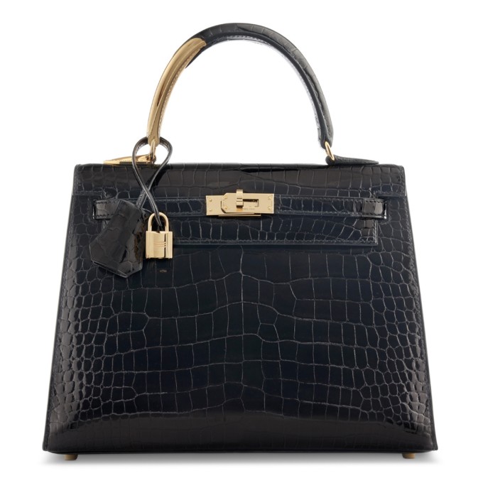 Tác phẩm Hermes Kelly Midas da cá sấu với khóa bằng vàng nguyên khối và một phần quai xách cũng là vàng 18K.