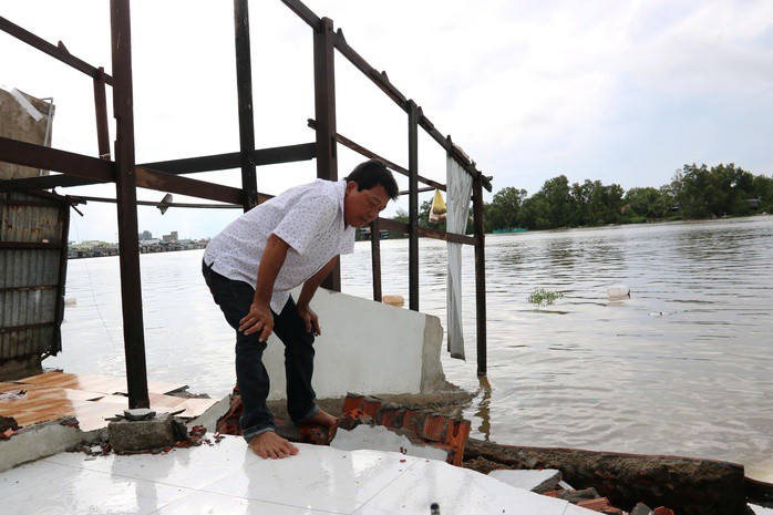 VIDEO: Nước mắt sau vụ sạt lở trong đêm ở Cà Mau - 2